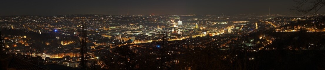 Stuttgart Panorama bei Nacht