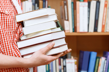 Man hands in a library