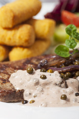 Rindersteak mit Pfeffersoße