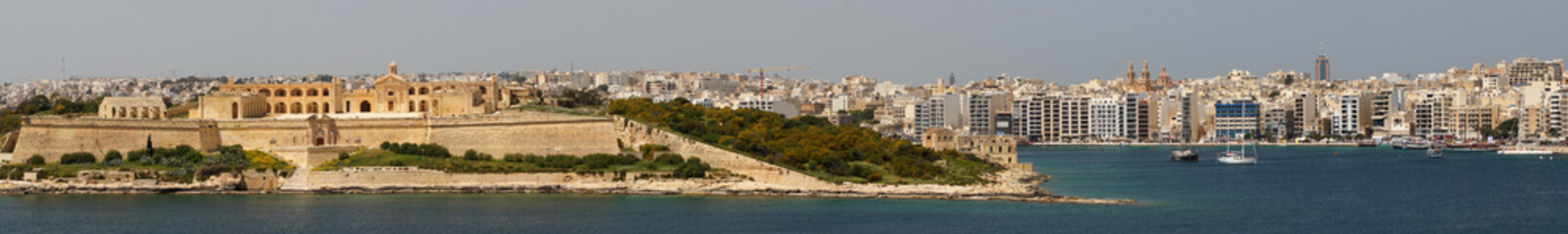 Fototapeta na wymiar Fort Manoel sur l'île Manoel