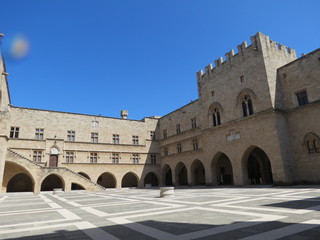 Fototapeta premium Grèce - Rhodes - Palais des Chevaliers Cour intérieure
