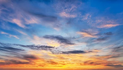 Foto op Plexiglas Zonsondergang aan zee Zonsonderganghemel boven de zee