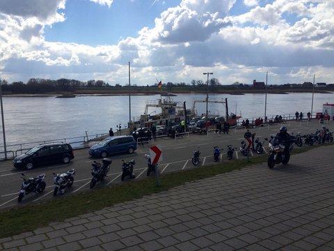 Zollenspieker Elbdeich