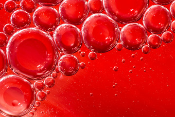 Water, air and oil mixed for a bubbly effect