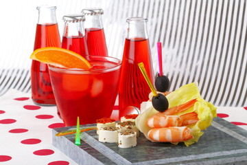 Aperitivo analcolico con stuzzichini