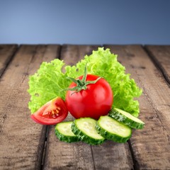 Cut, tomato, green.