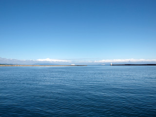 青い空と青い海
