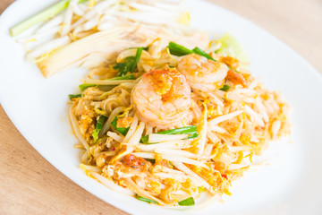 Fried thai noodles
