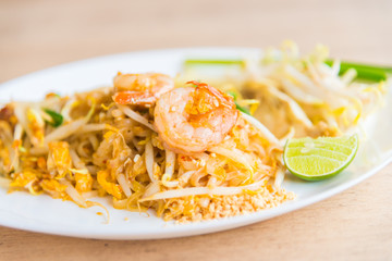 Fried thai noodles