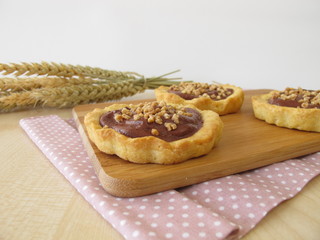 Schokoladen Tartelettes mit Mandeln