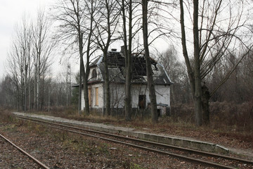 Stary dworzec kolejowy. - obrazy, fototapety, plakaty