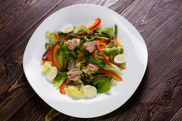 Vegetable salad with tuna.