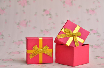 box,jewelry,color,vintage,tone,backgorund,gift,earring,fashion,diamond