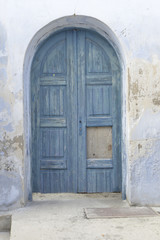 Fototapeta na wymiar Traditional Greek door at Santorini Island, Megalochori