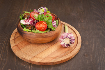vegetable salad in bowl