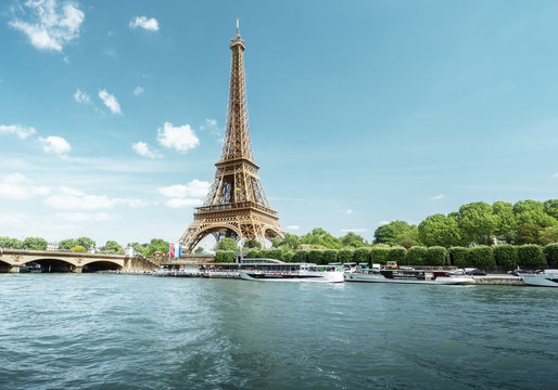 Fototapeta Seine in Paris with Eiffel tower in morning time