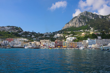 Fototapeta na wymiar Hafen von Capri-III-Italien