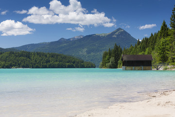 Walchensee in Oberbayern, Simetsberg und Badestrand