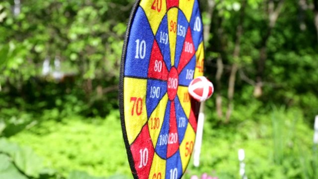 ball ends in the field of child Darts