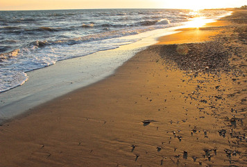 Sonnenuntergang am t&uuml;rkischen Strand 