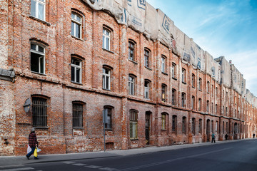 Renowacja pofabrycznej kamienicy w Łodzi © fotozen