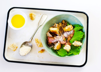 Caesar salad .