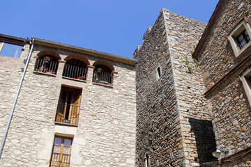 Casas y torre de Osor, en las Guilleries