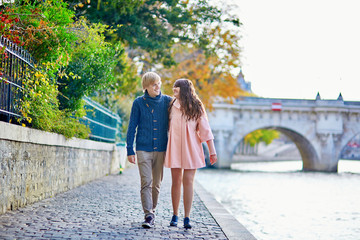 Dating couple in Paris on a fall day