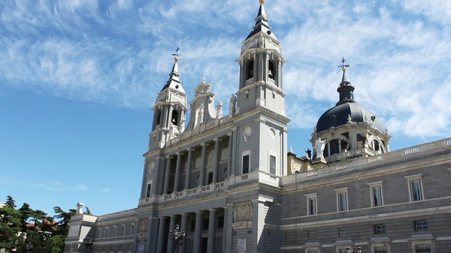 Almudena Church, Madrid Cathedral Real Time