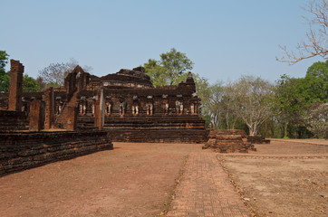 Fototapeta na wymiar ancient pagoda in Kampangpetch