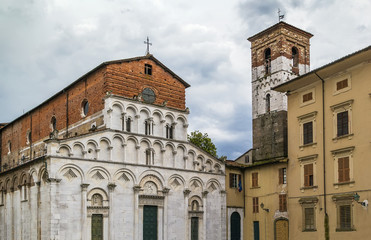Fototapeta na wymiar Chiesa di Santa Maria Forisportam, Lucca, Italy