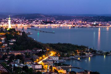 Obraz premium lighthouse in the evening
