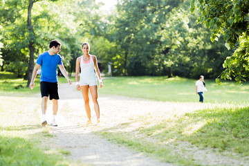 Obraz premium Young people jogging in nature