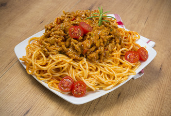 Plato de spaghetti con carne