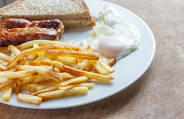 Sausage, egg and chips