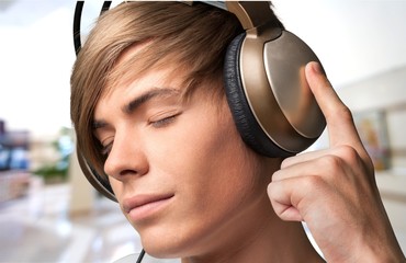 Audio, listen, music.