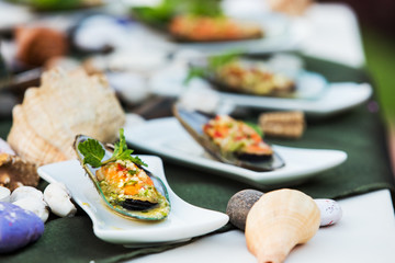 Mussel cheese and garlic bread