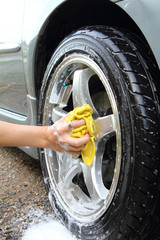 wash the wheel / car wash