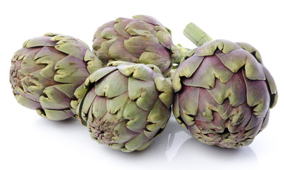 Fototapeta premium Fresh green purple artichokes