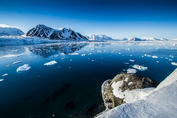 Arctic spring in south Spitsbergen © KrisGrabiec