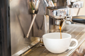 Prepares espresso in coffee shop