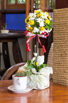 flowers pots decoration on wooden table