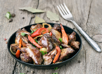 Fried chicken liver with vegetables