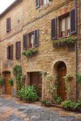 Fototapeta na wymiar Typical italian narrow street