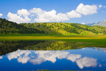 Lago di Filetto nell'appennino abruzzese