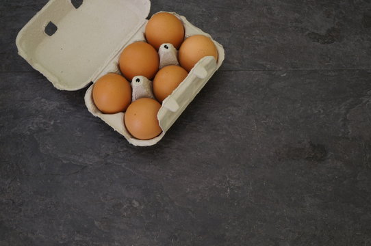 huevos en caja