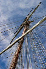 Fototapeta premium Old wooden mast at a tall ship