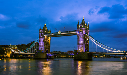 Naklejka premium Bridge Tower night view