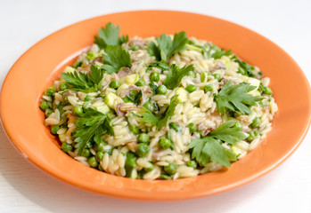 Delicious pasta with parsley and cheese 