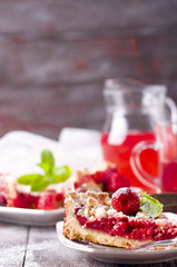 tart with ripe strawberries